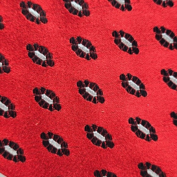 Fratelli Moda 100% Silk Men's Tie Black Cream Pattern on Red Background - Picture 3 of 8